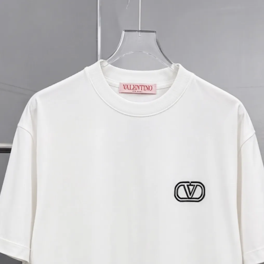 valent*no *Warren Classic embroidered logo letter "Difference currency fabric" Double yarn pure cotton top 7a antibacterial short-sleeved tee The upper body is very comfortable, Same Style half sleeves for men and women, dropped shoulders and loose version Color: Black White Coffee Brown Size: S (90-130 pounds) M (125-150 pounds) L (135-165 pounds) XL (160-190 pounds) XXL (185-220 pounds)